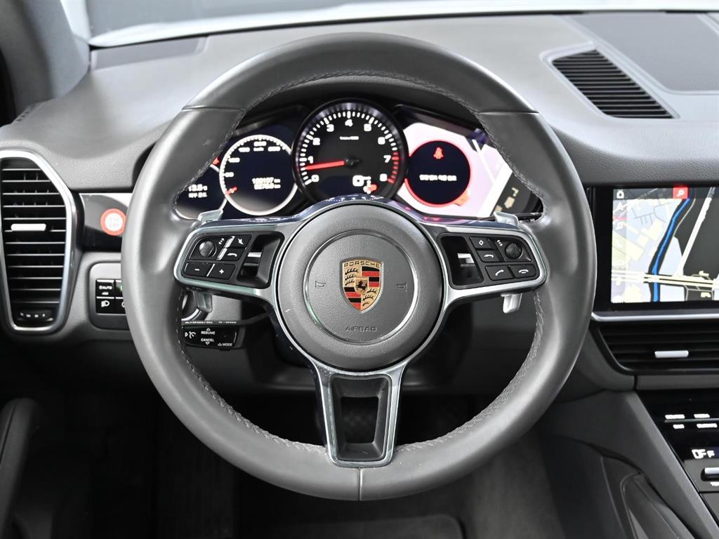 Porsche Cayenne — photo 13