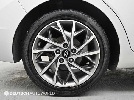 Hyundai Avante — photo 05