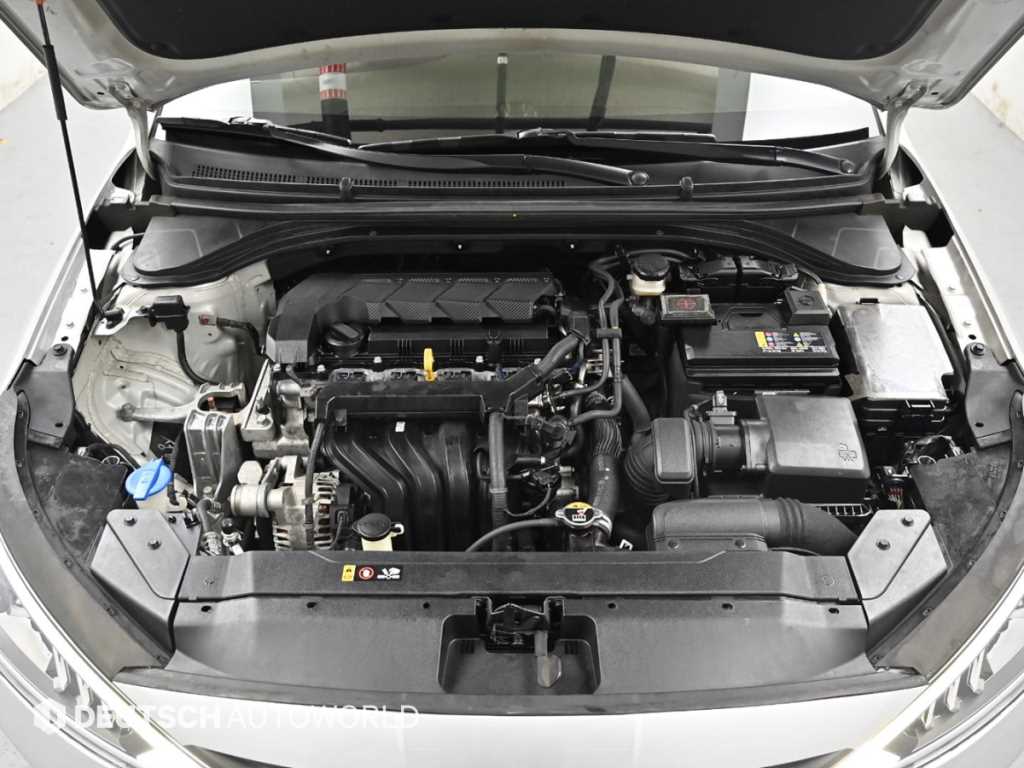 Hyundai Avante — photo 06