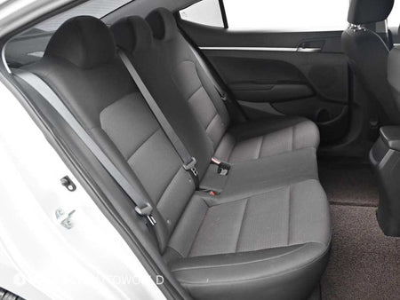 Hyundai Avante — photo 12