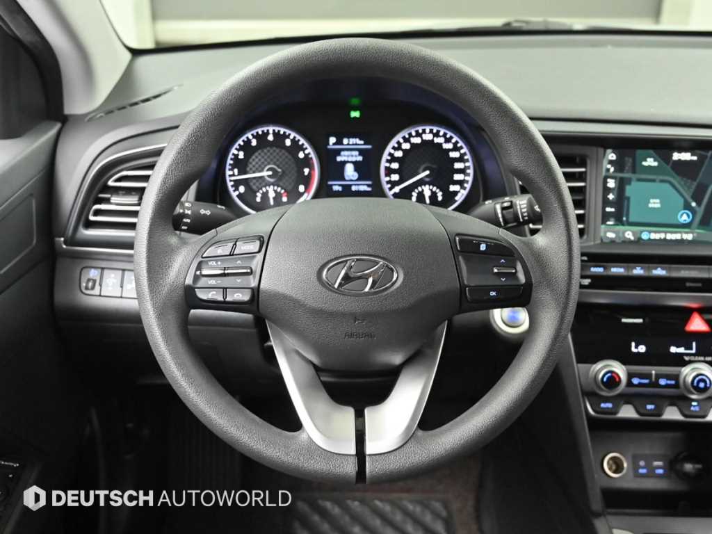 Hyundai Avante — photo 13