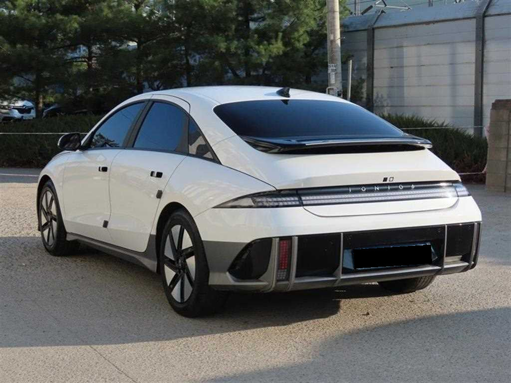 Hyundai Ioniq6 — photo 03
