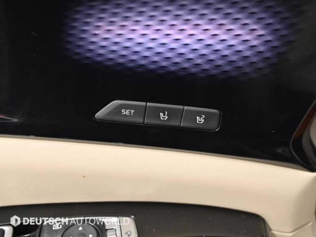 Kia Carnival — photo 11