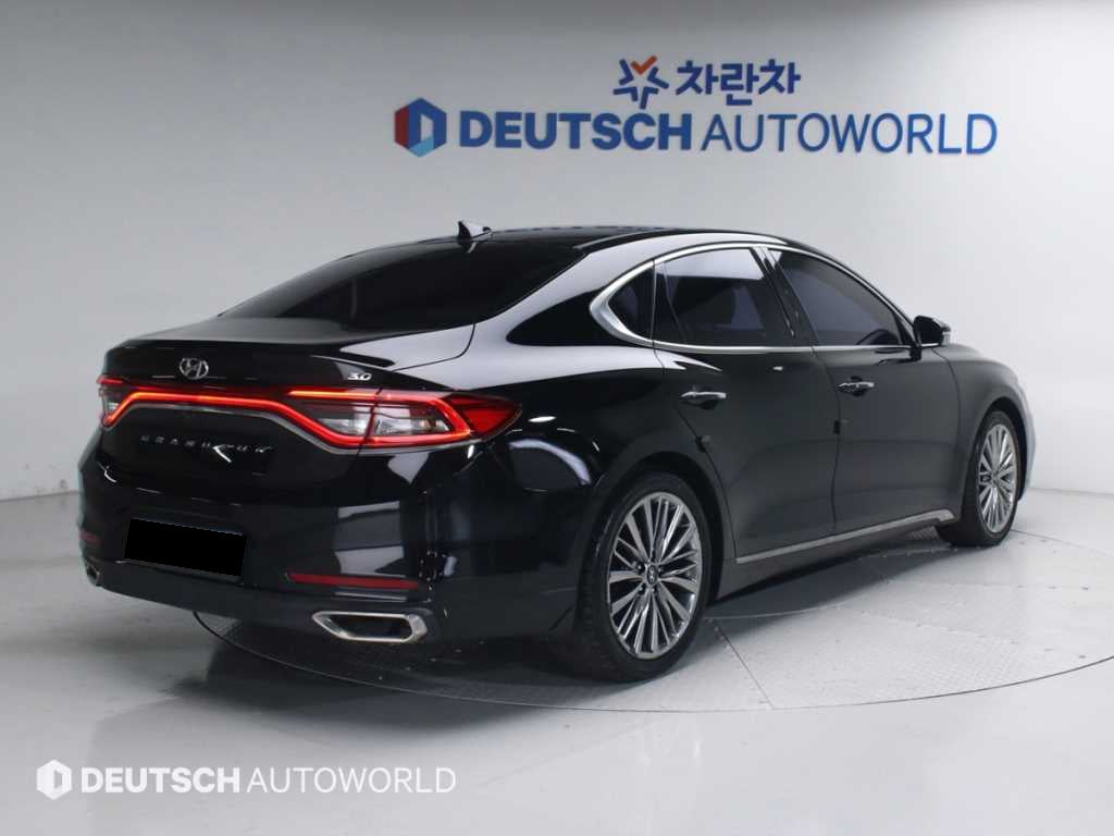 Hyundai Grandeur — photo 02
