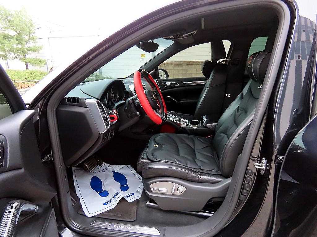 Porsche Cayenne — photo 05