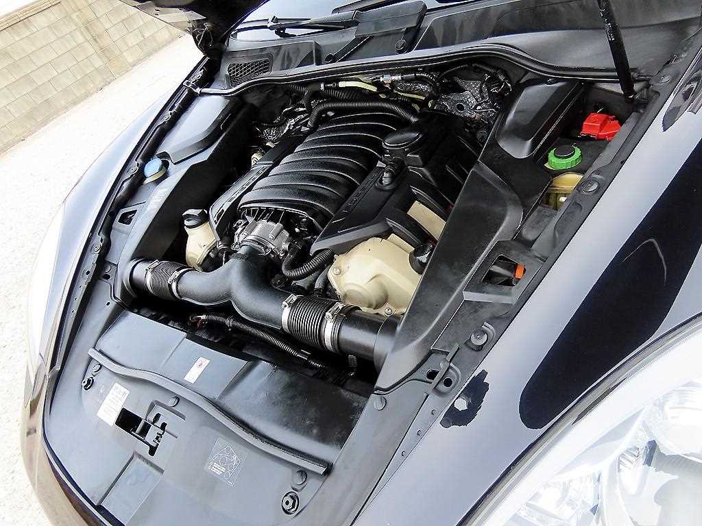 Porsche Cayenne — photo 19