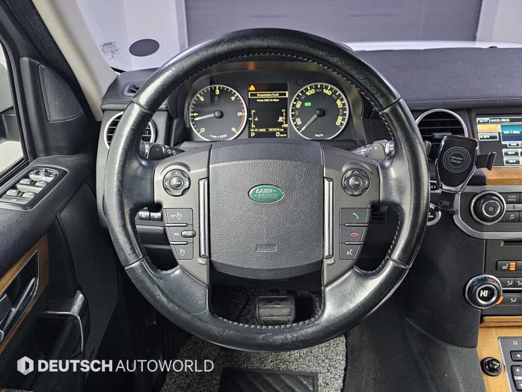 Land Rover Discovery — photo 13