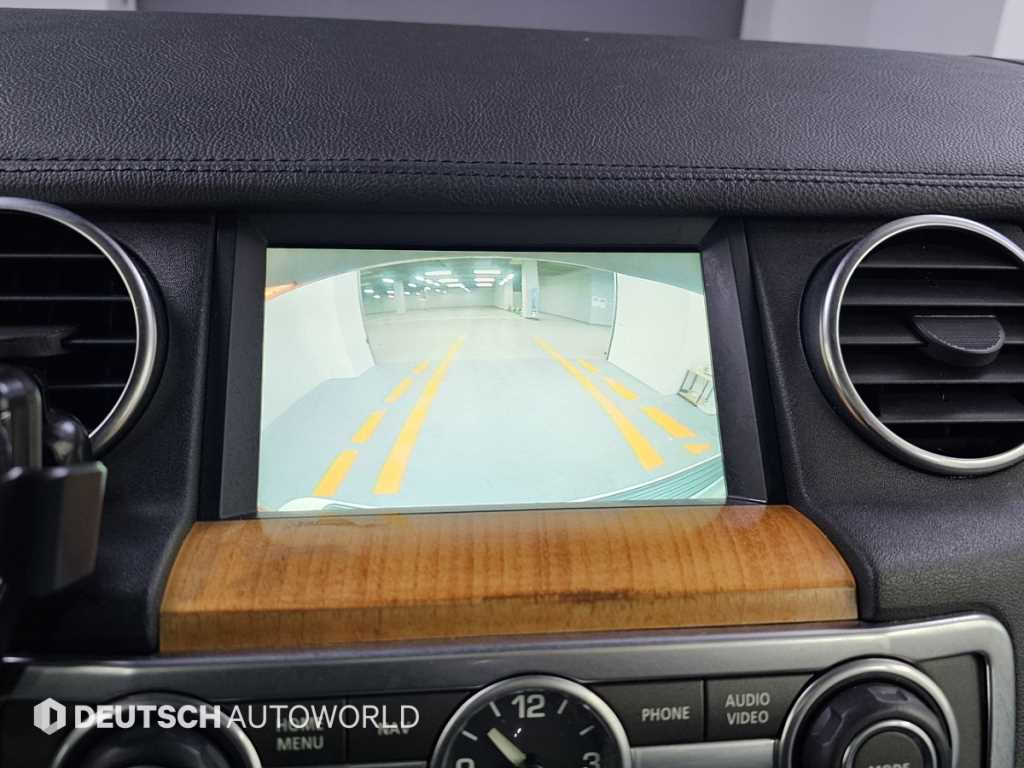 Land Rover Discovery — photo 15