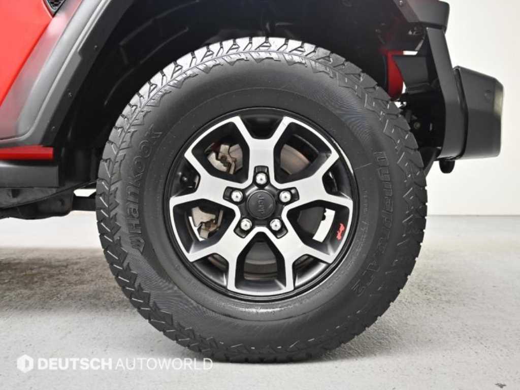Jeep Wrangler — photo 05