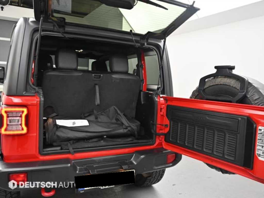 Jeep Wrangler — photo 19