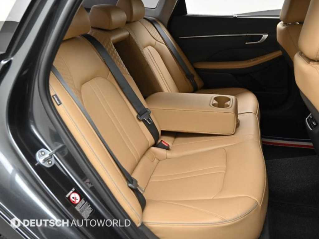 Hyundai Sonata — photo 12