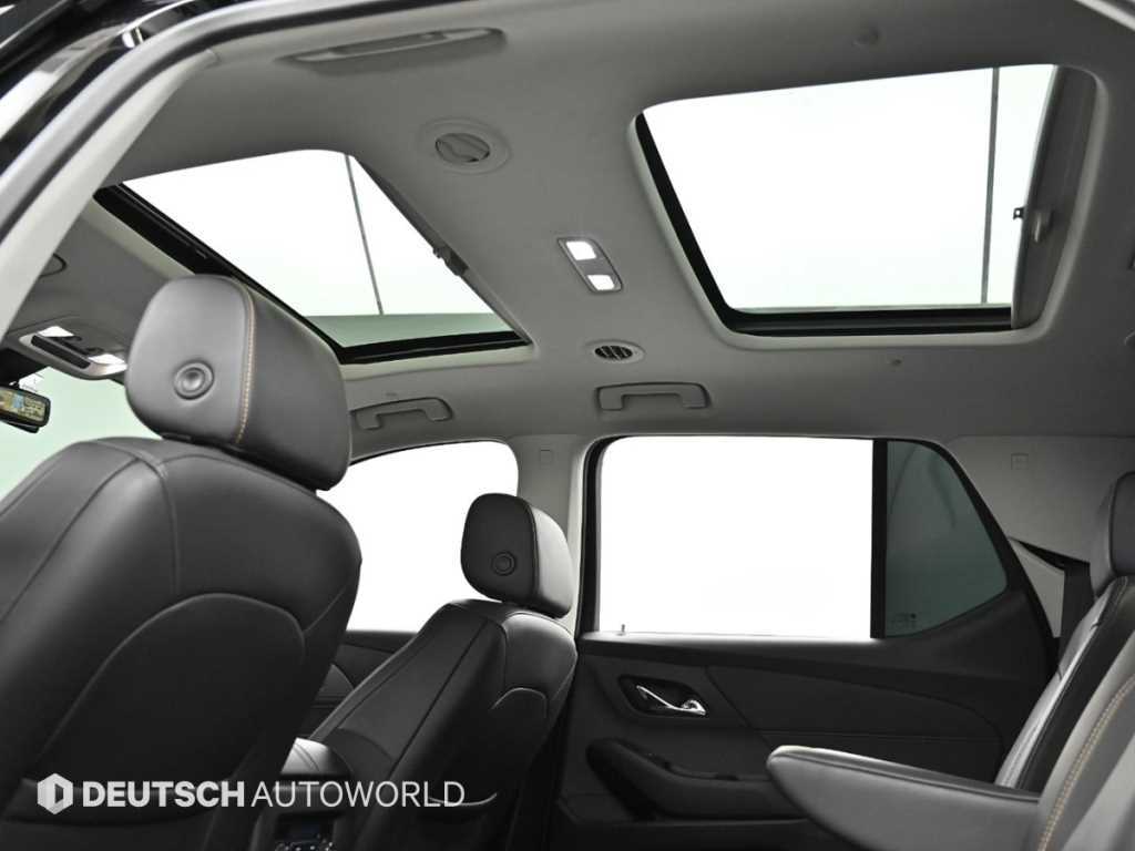 CHEVROLET Traverse — photo 17