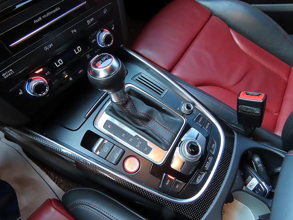 Audi SQ5 — photo 10