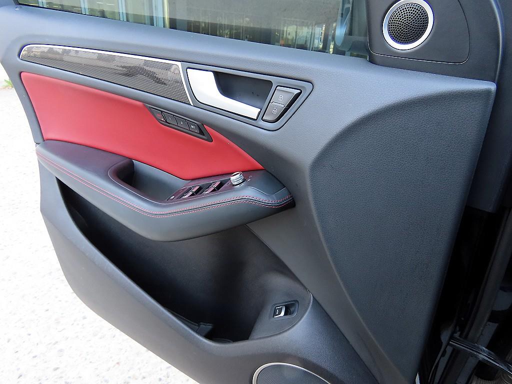 Audi SQ5 — photo 11