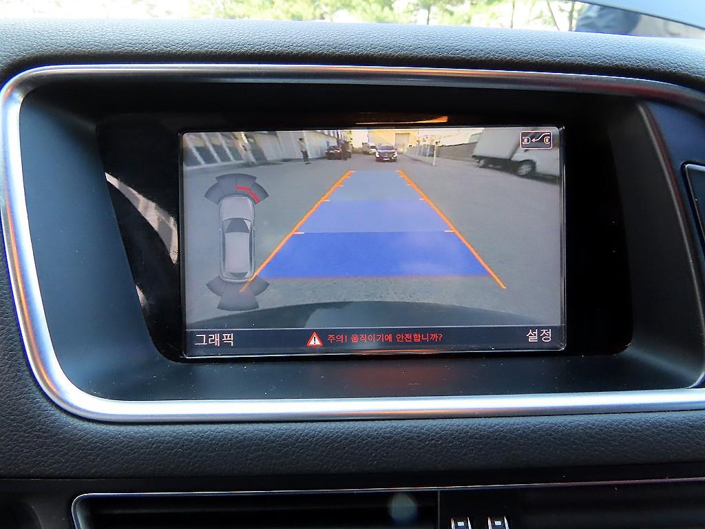 Audi SQ5 — photo 14