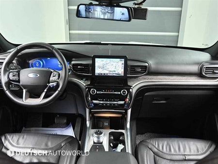 Ford Explorer — photo 05