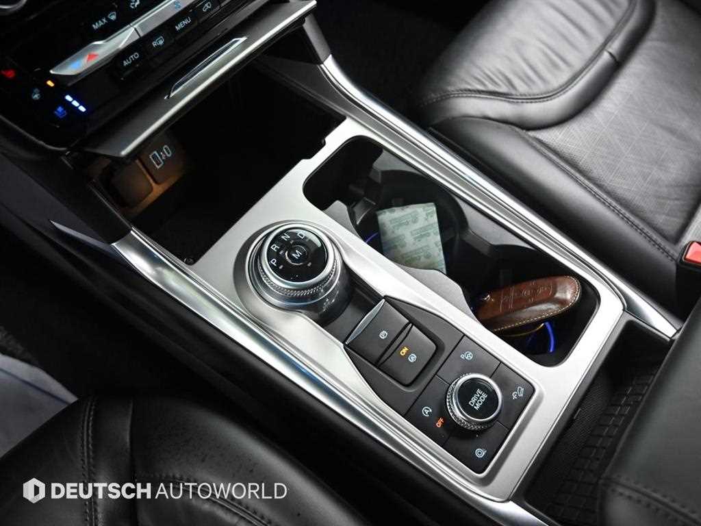 Ford Explorer — photo 07