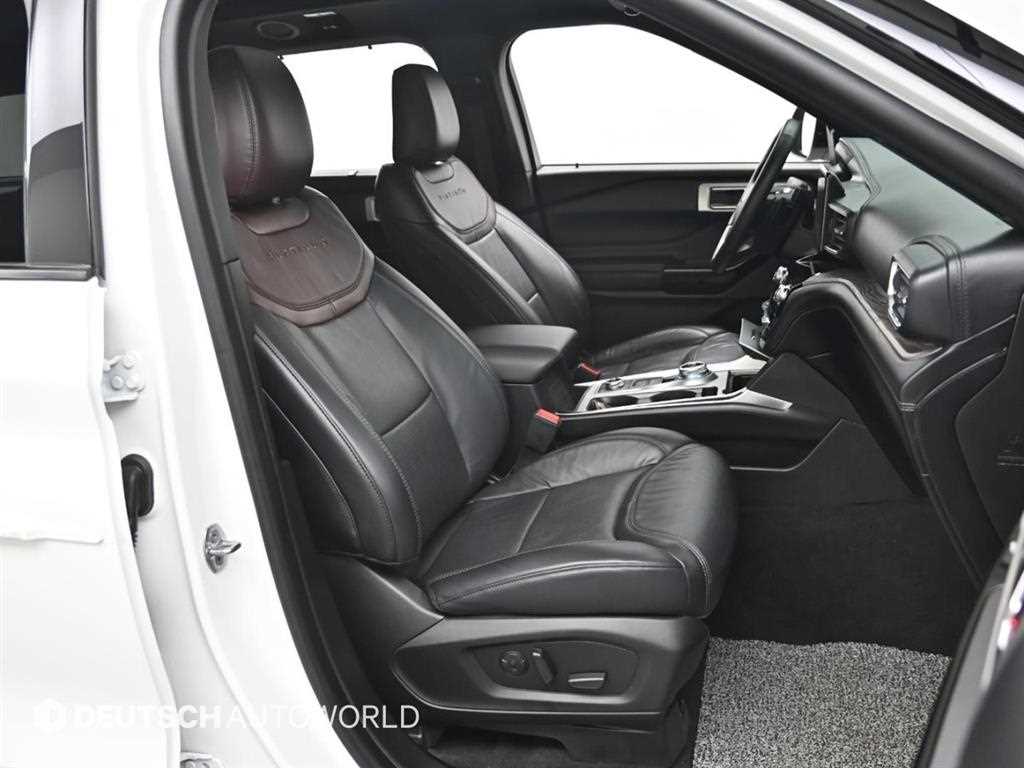 Ford Explorer — photo 08
