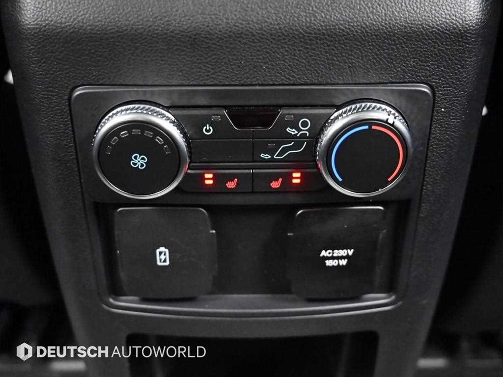 Ford Explorer — photo 14