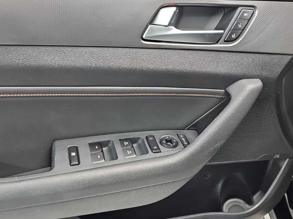 Hyundai Sonata — photo 13