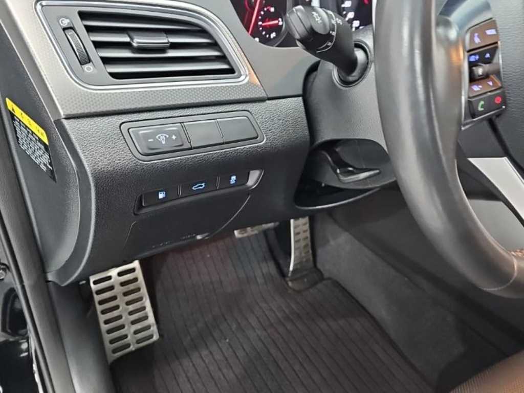 Hyundai Sonata — photo 14