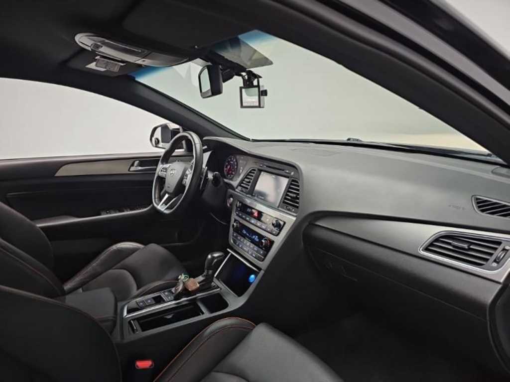 Hyundai Sonata — photo 17