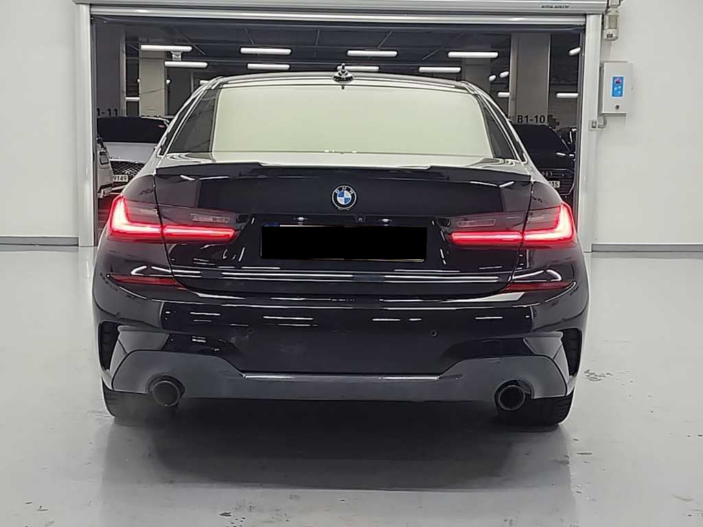 BMW 3-Series — photo 03