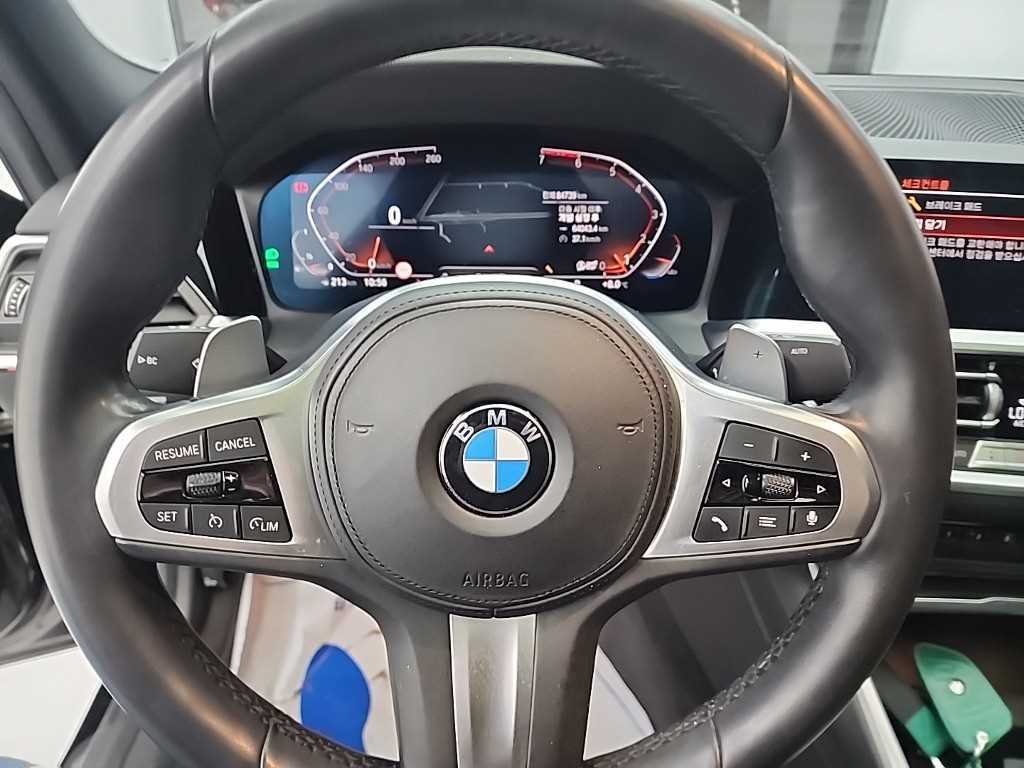 BMW 3-Series — photo 09