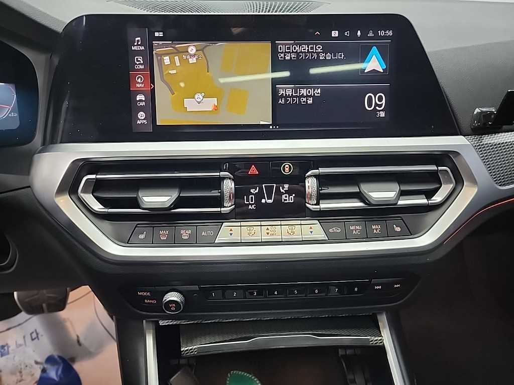BMW 3-Series — photo 10