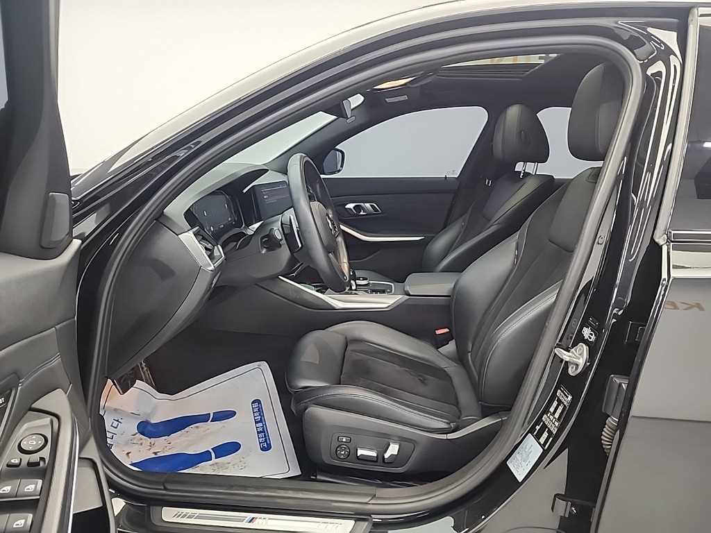 BMW 3-Series — photo 11