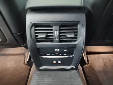 BMW 3-Series — photo 13