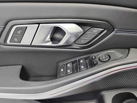 BMW 3-Series — photo 17