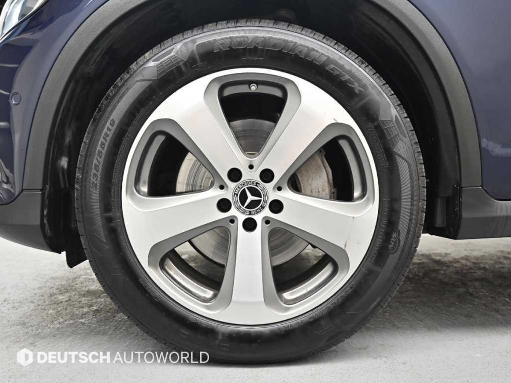 Mercedes-Benz GLC-Class — photo 05