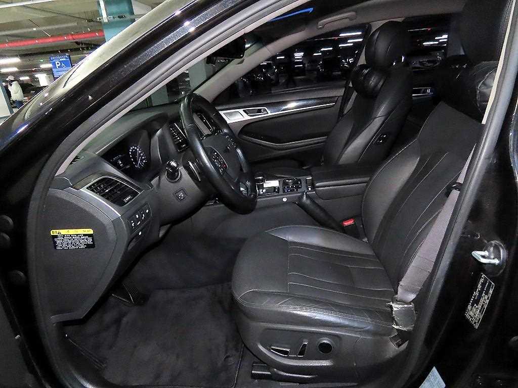 Genesis G80 — photo 06