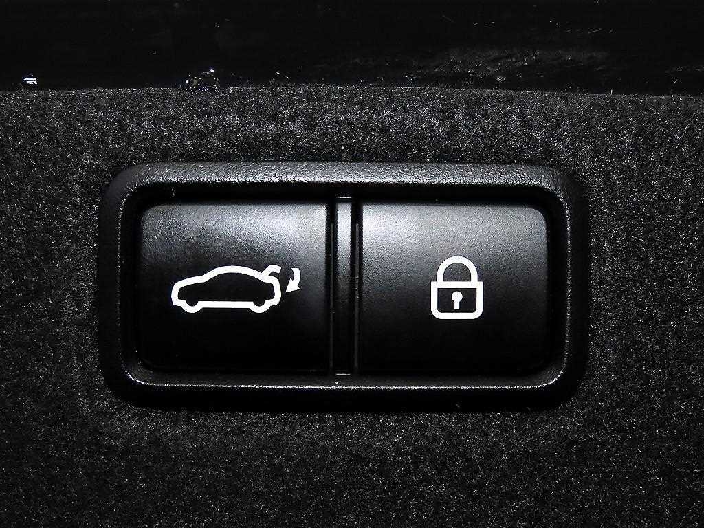 Genesis G80 — photo 16