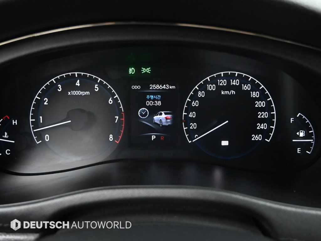 Hyundai Genesis — photo 08