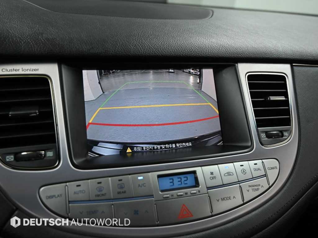 Hyundai Genesis — photo 15