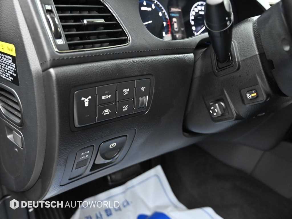 Hyundai Genesis — photo 17