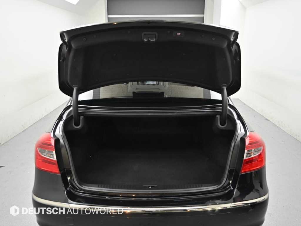 Hyundai Genesis — photo 19