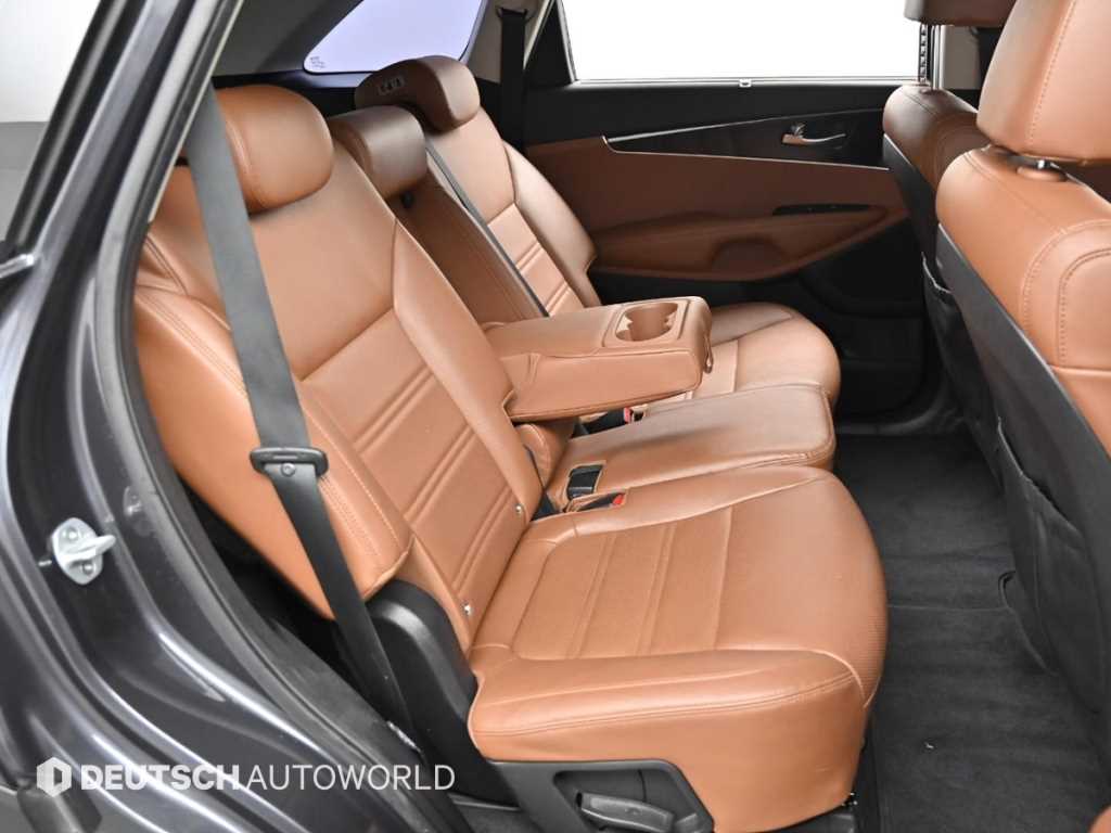 Kia Sorento — photo 12