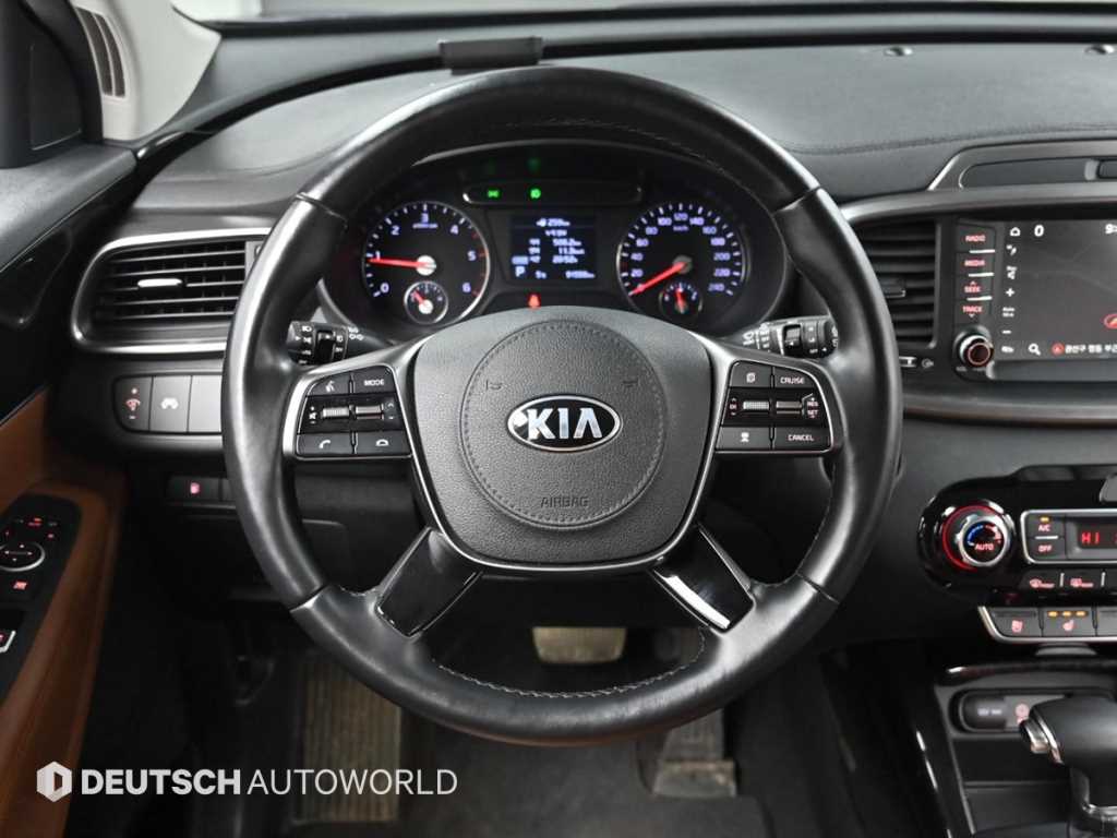 Kia Sorento — photo 13
