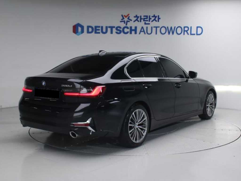 BMW 3-Series — photo 03