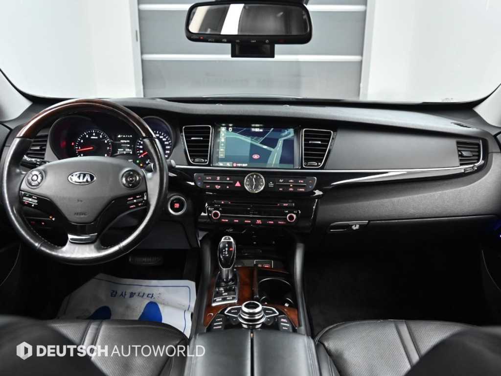 Kia K9 — photo 07