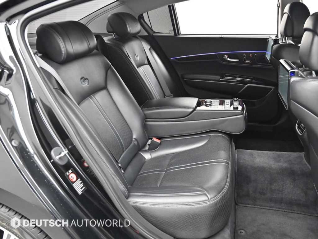 Kia K9 — photo 12