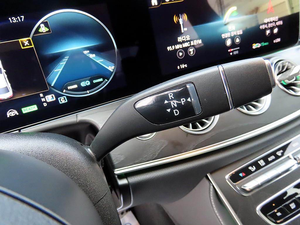 Mercedes-Benz CLS-Class — photo 11