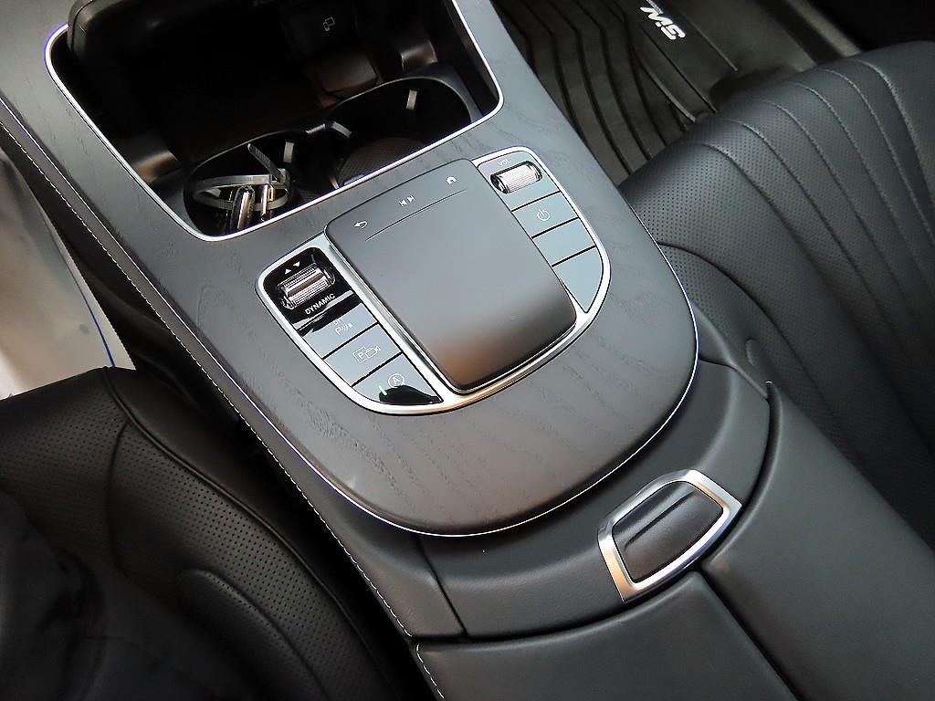 Mercedes-Benz CLS-Class — photo 14