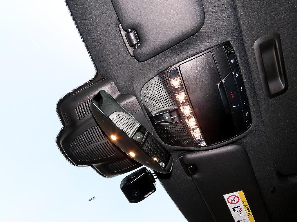 Mercedes-Benz CLS-Class — photo 16