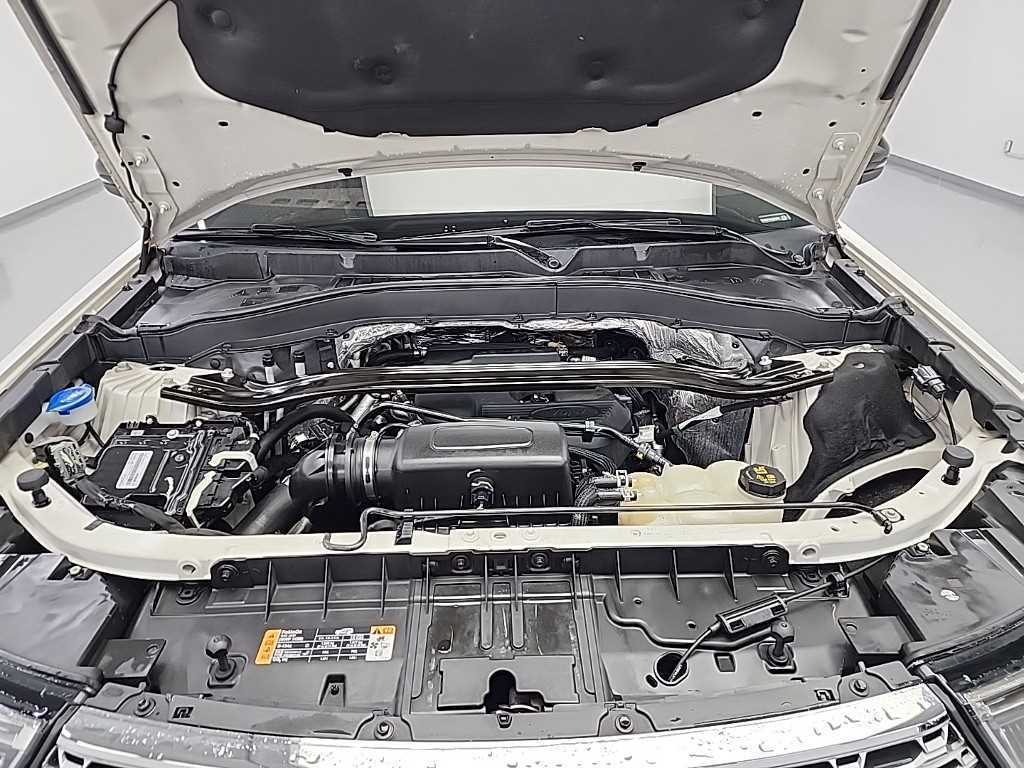 Ford Explorer — photo 05