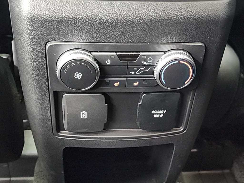 Ford Explorer — photo 13