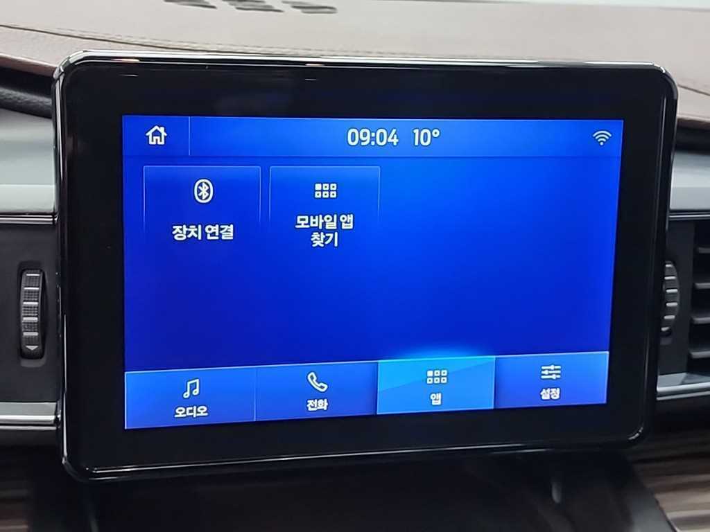 Ford Explorer — photo 15